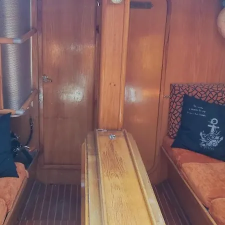 Casa Barco Botel Getxo
